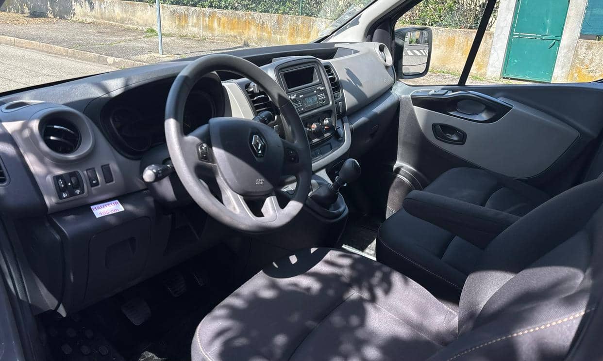 Renault TRAFIC III — photo 6