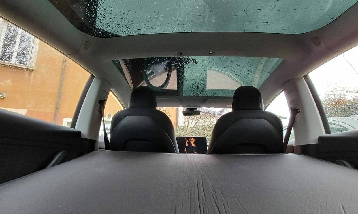 Tesla MODEL 3 — photo 8