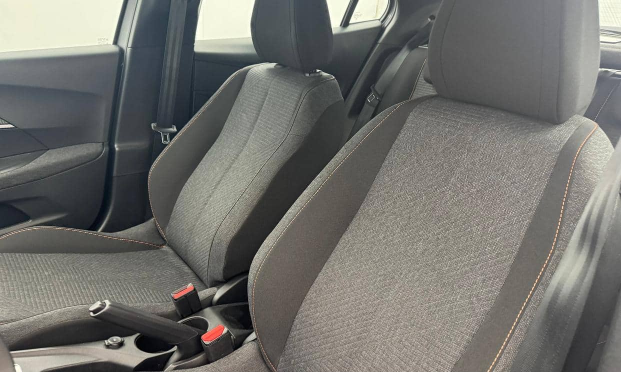 Peugeot 208 — photo 10