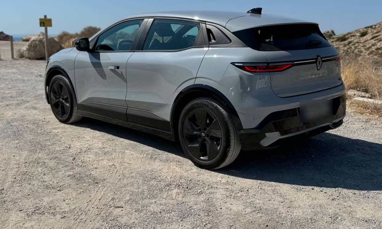 Renault MEGANE E-TECH — photo 2