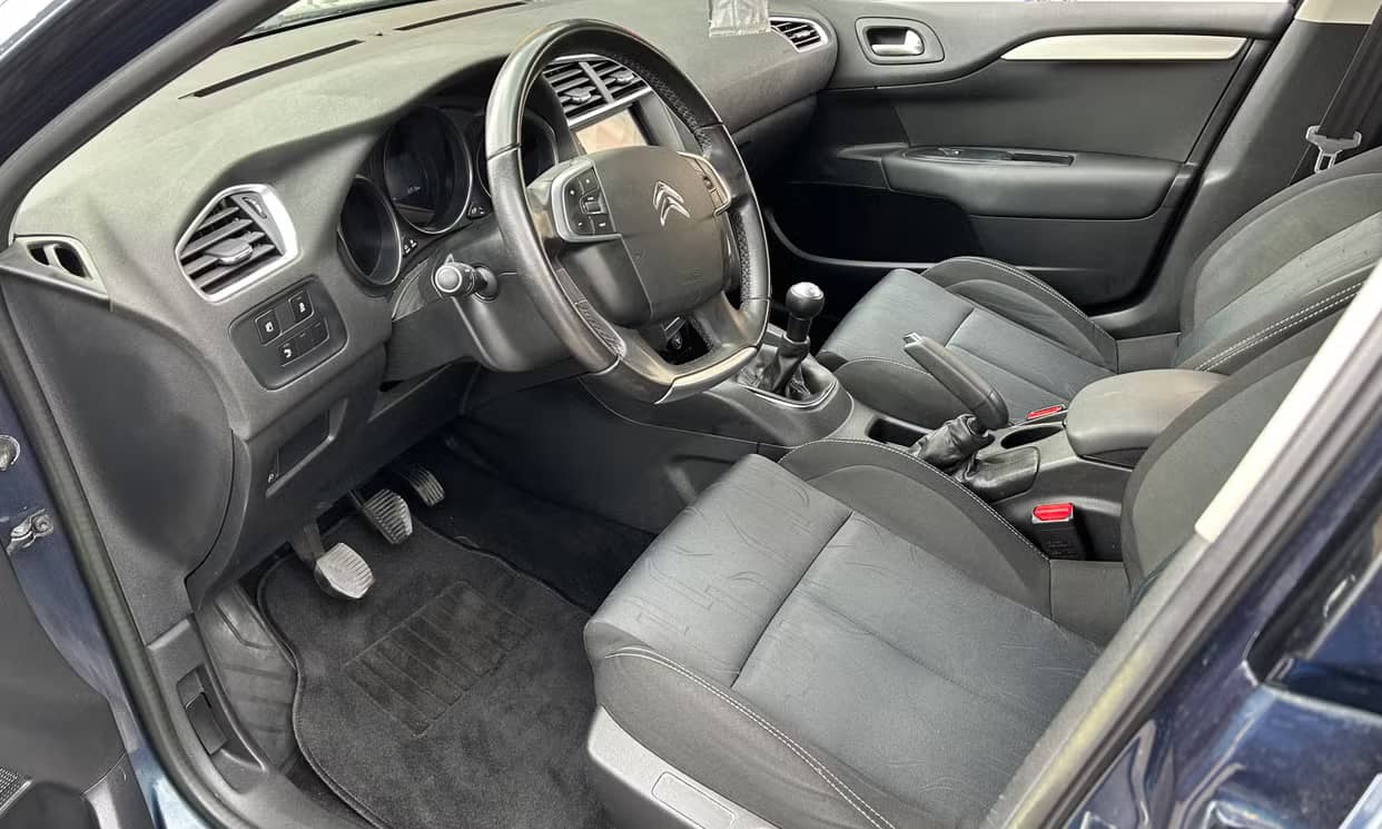 Citroen C4 — photo 7
