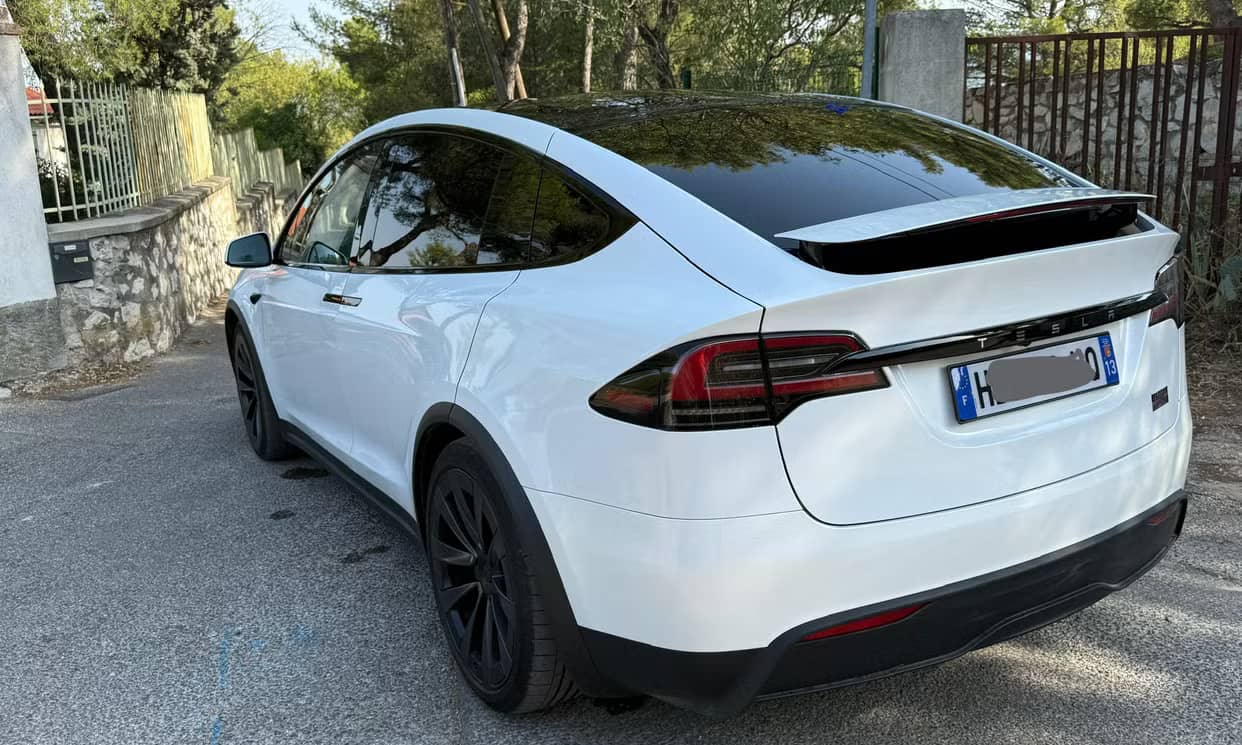 Tesla MODEL X — photo 15