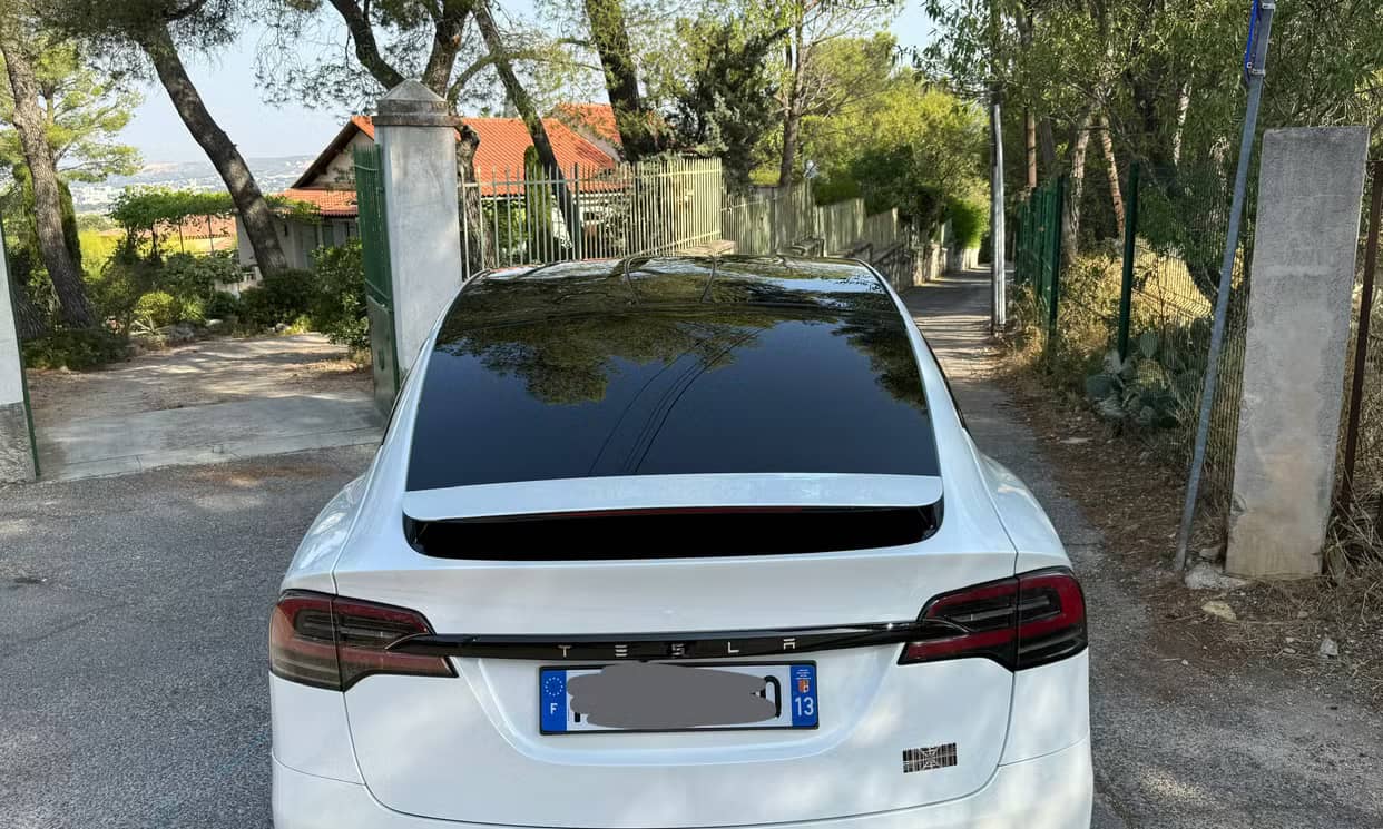 Tesla MODEL X — photo 16