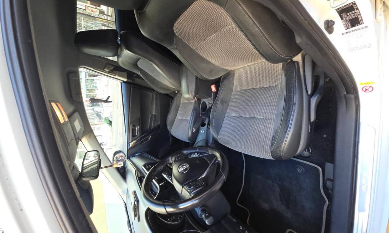 Toyota AURIS — photo 11