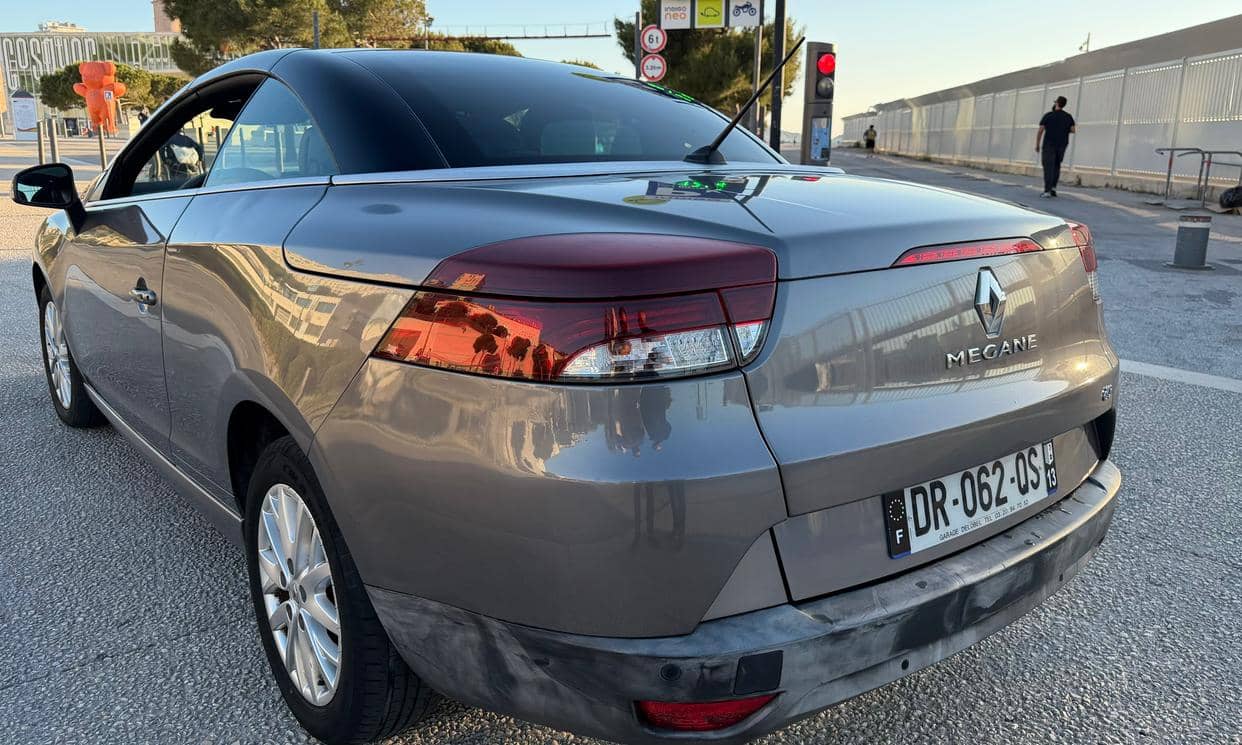 Renault MEGANE III — photo 8