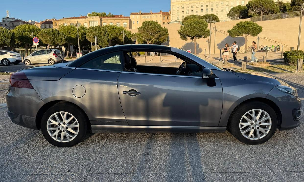 Renault MEGANE III — photo 10