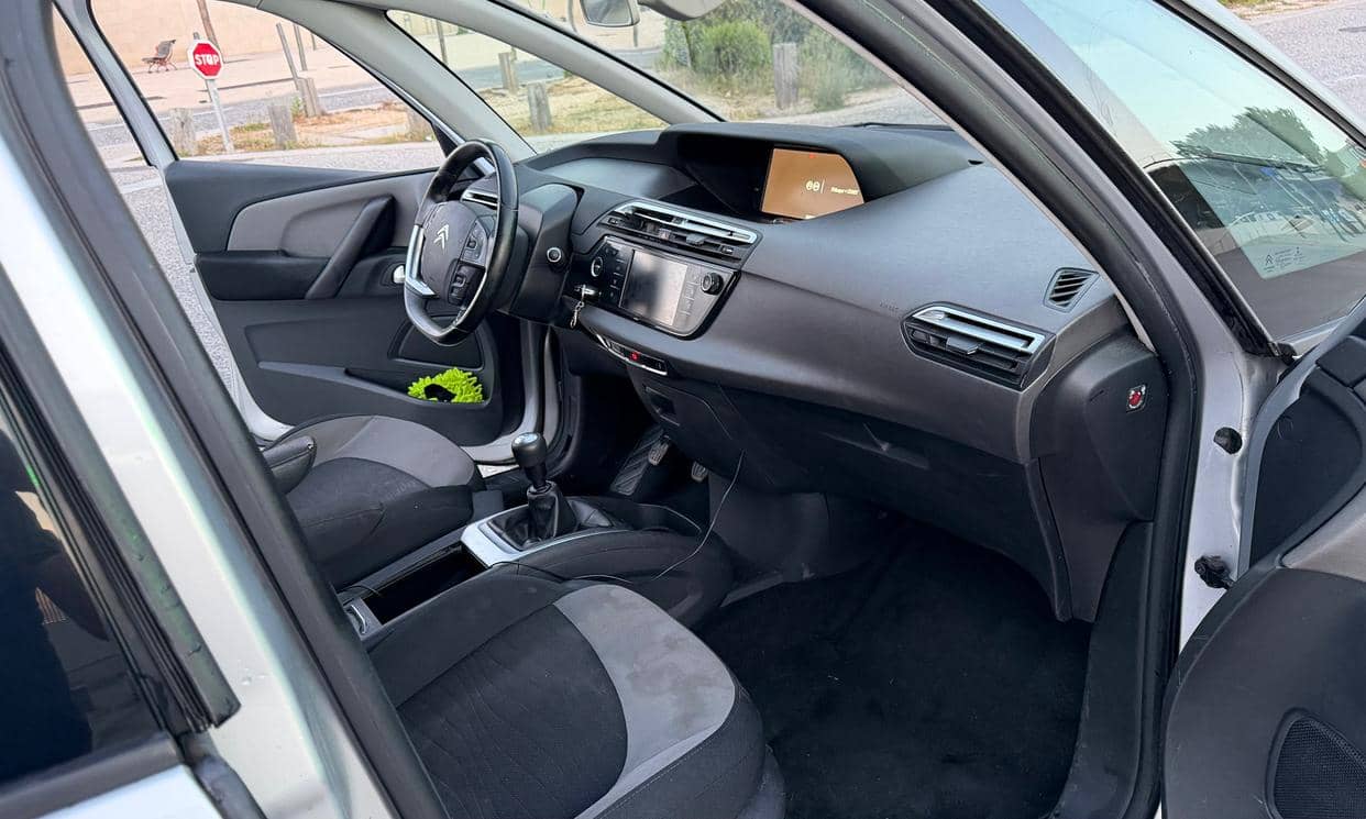 Citroen GRAND C4 PICASSO — photo 8