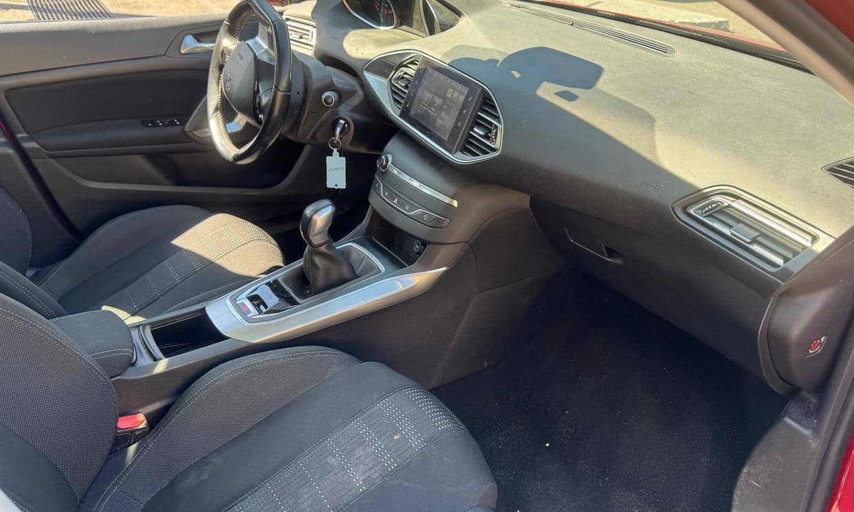 Peugeot 308 — photo 7