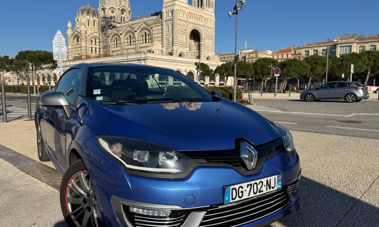 Renault MEGANE III — photo 11