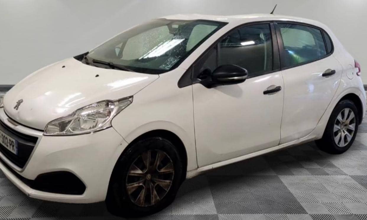 Peugeot 208 — photo 2