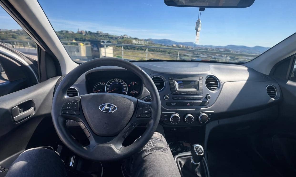 Hyundai i10 — photo 8