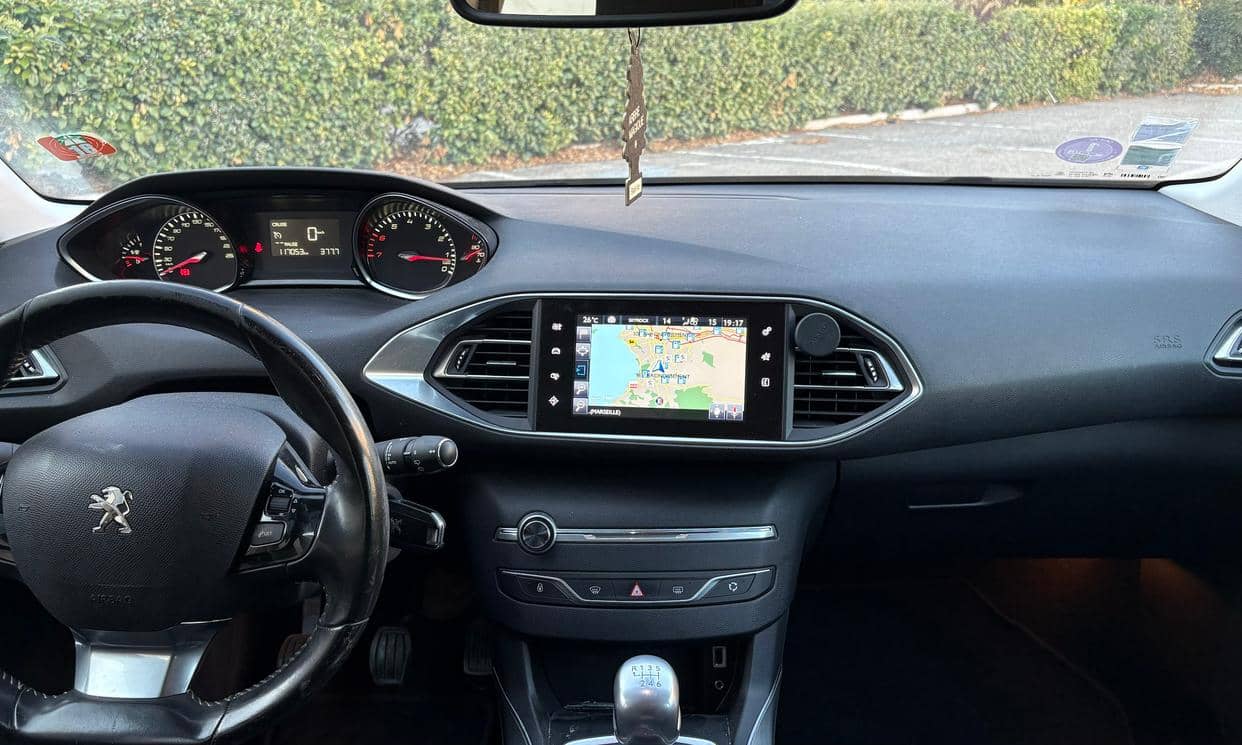 Peugeot 308 — photo 3