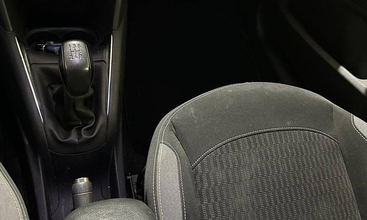 Peugeot 208 — photo 8