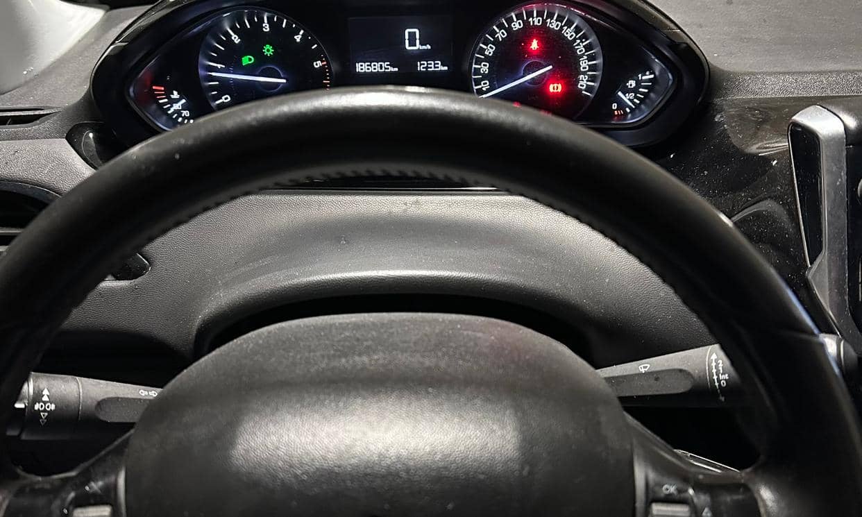 Peugeot 208 — photo 10