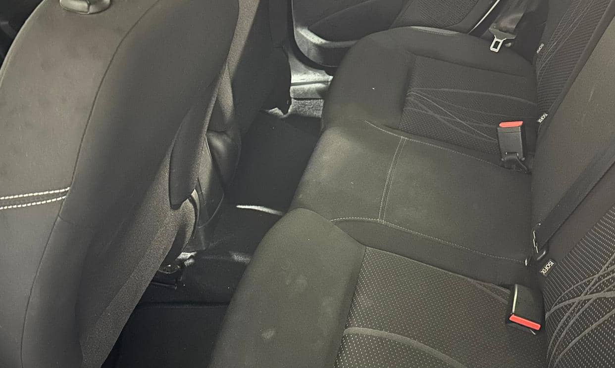Peugeot 208 — photo 11