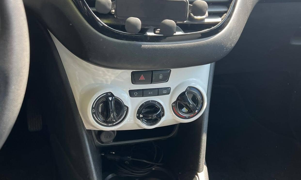 Peugeot 208 — photo 7