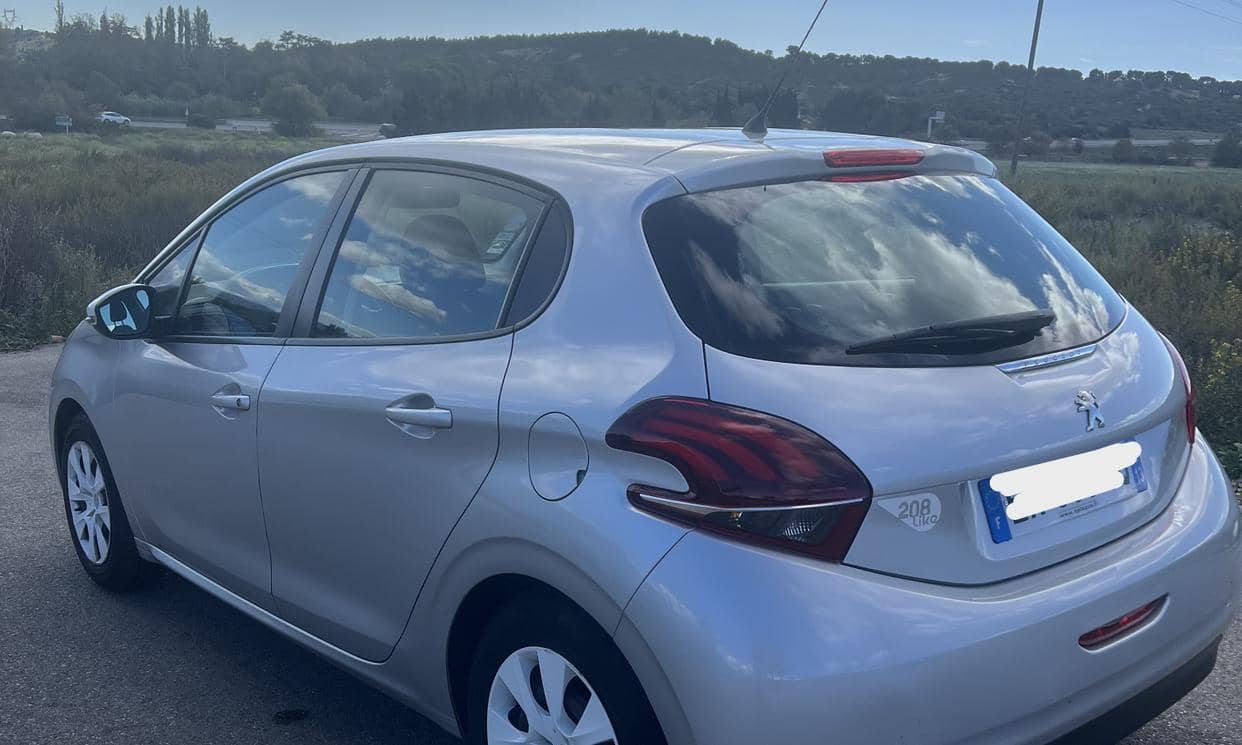 Peugeot 208 — photo 3
