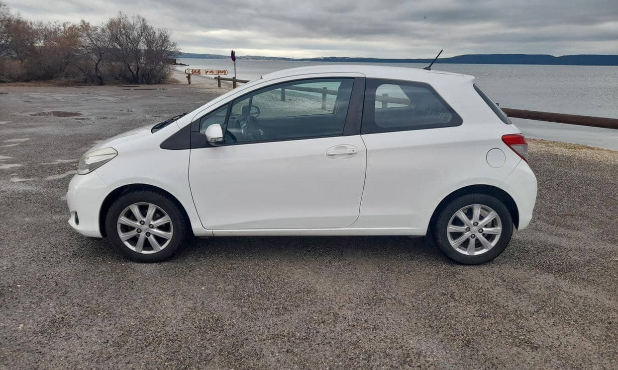Toyota YARIS — photo 2
