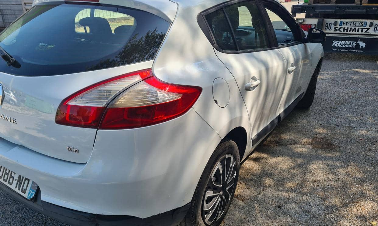 Renault MEGANE III — photo 2