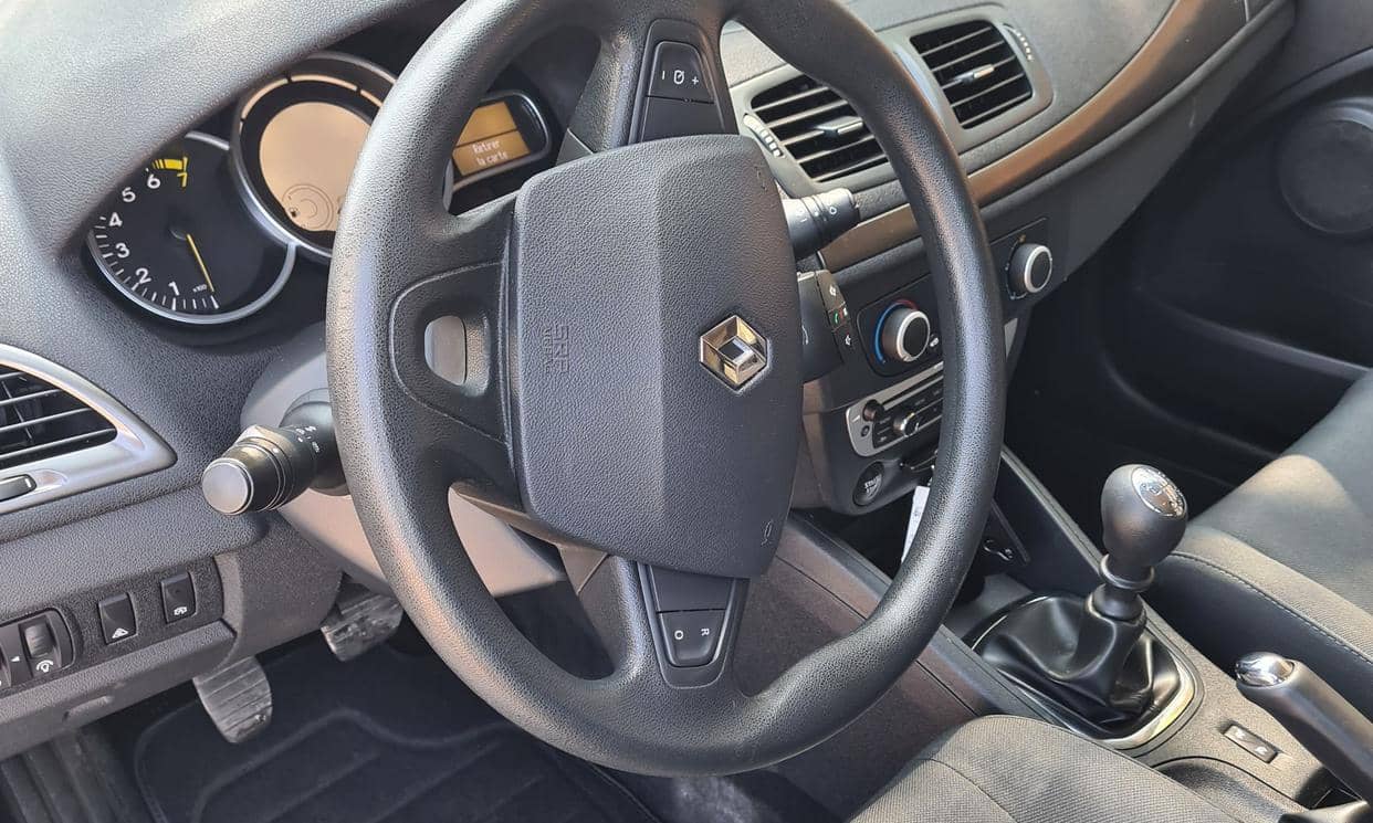 Renault MEGANE III — photo 7