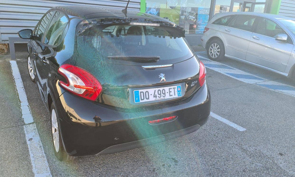 Peugeot 208 — photo 9