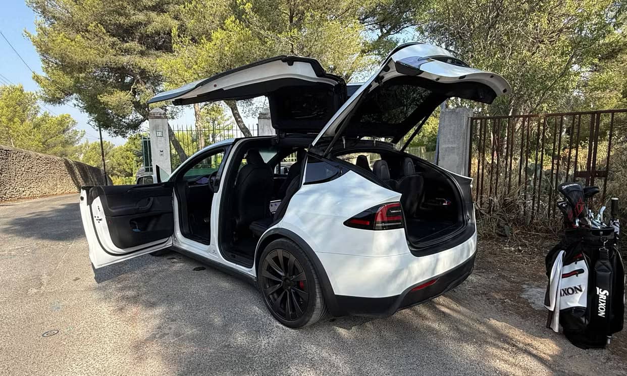 Tesla MODEL X — photo 12