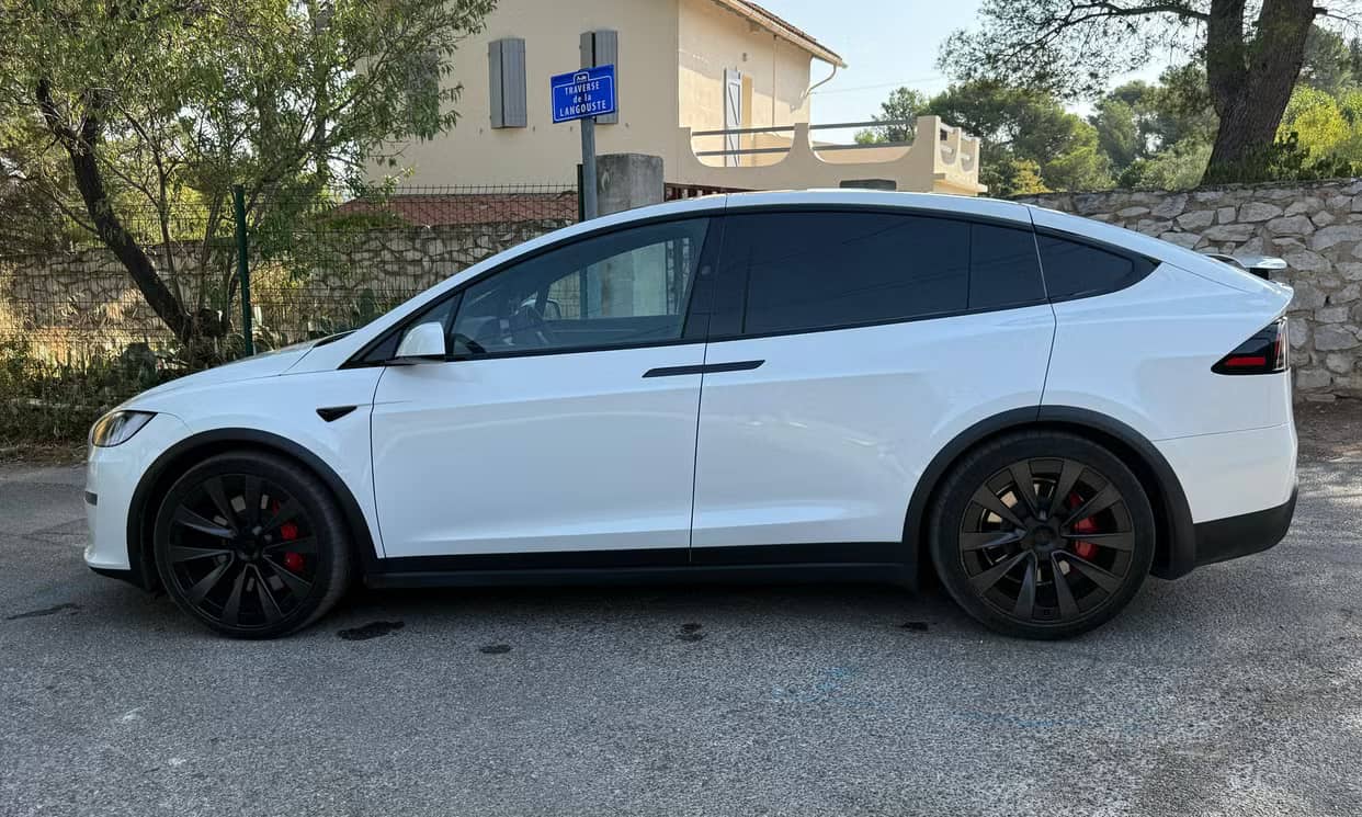Tesla MODEL X — photo 17