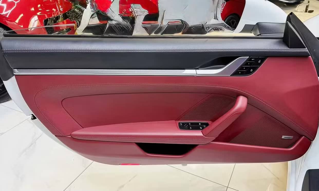 Porsche 911 — photo 16