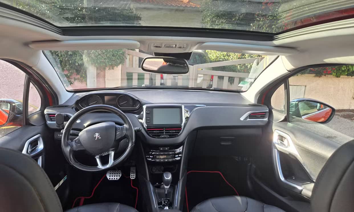 Peugeot 208 — photo 7