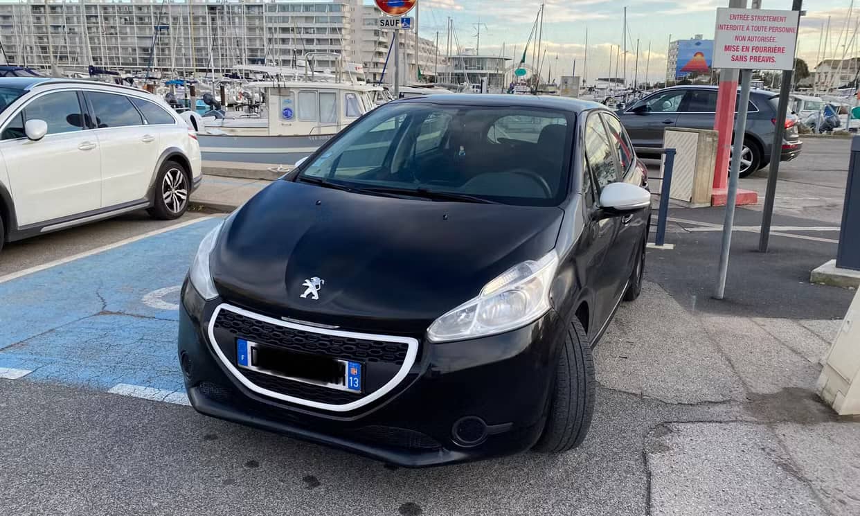 Peugeot 208 — photo 9