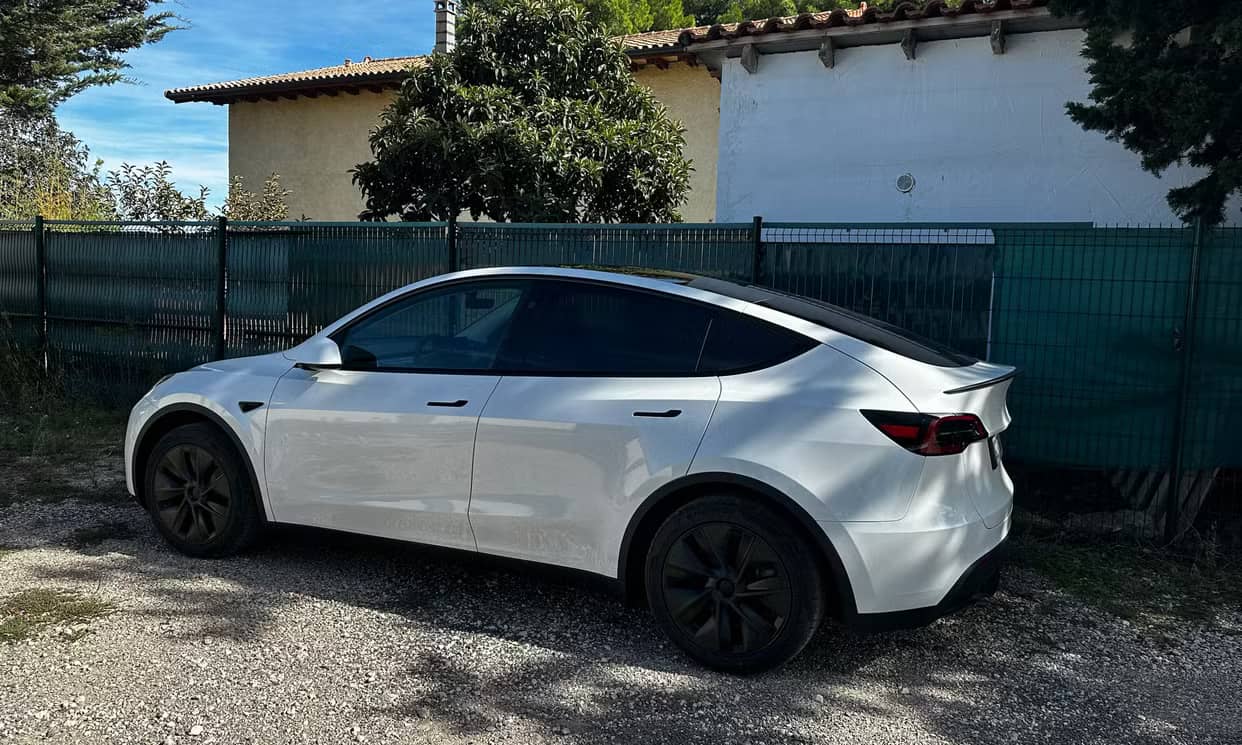 Tesla MODEL Y — photo 2