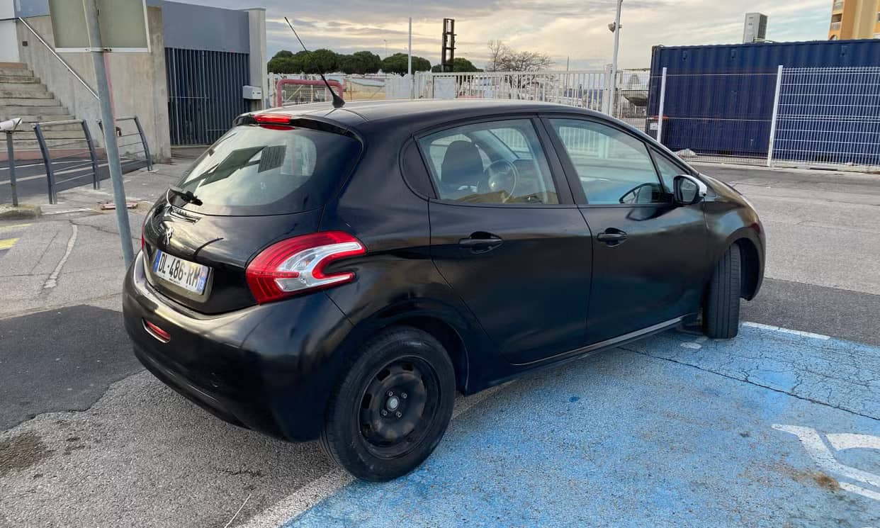 Peugeot 208 — photo 10