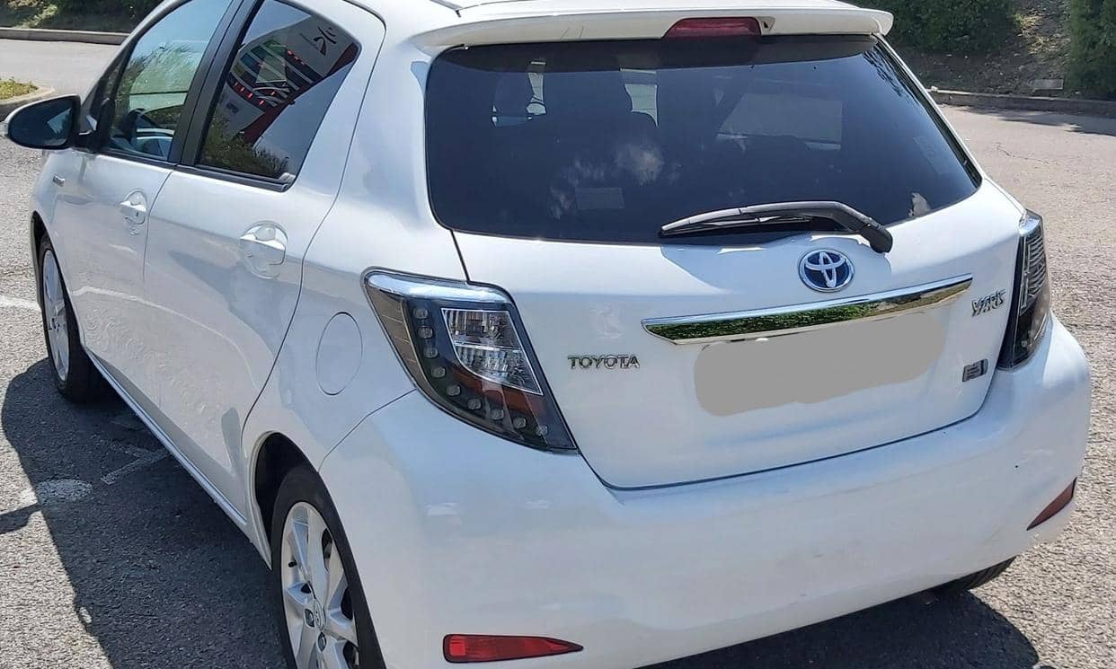 Toyota YARIS HYBRIDE — photo 3