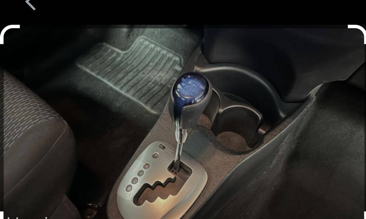 Toyota YARIS HYBRIDE — photo 6