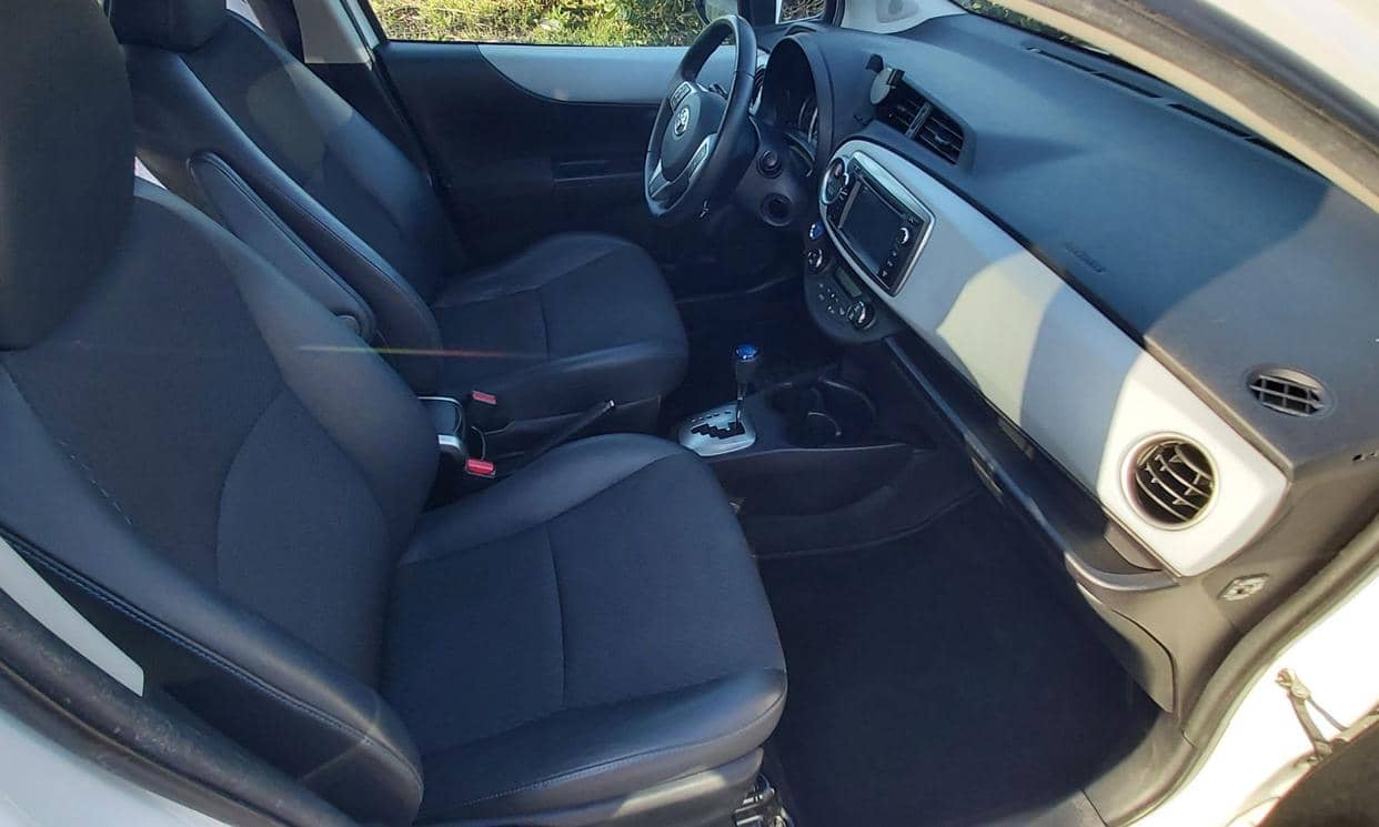 Toyota YARIS HYBRIDE — photo 9