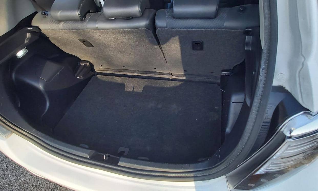 Toyota YARIS HYBRIDE — photo 11