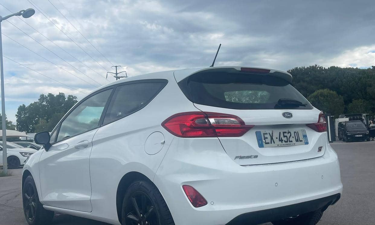 Ford FIESTA — photo 4