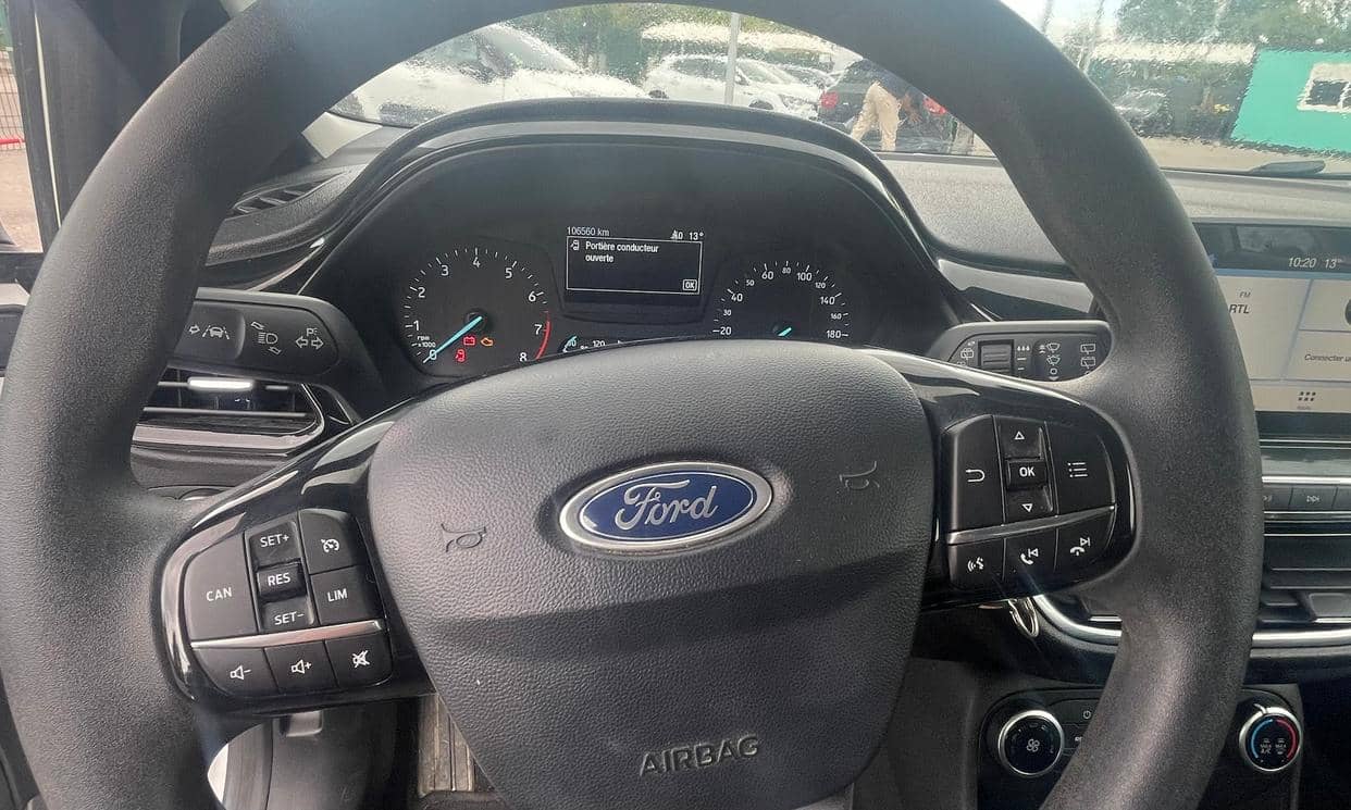 Ford FIESTA — photo 18