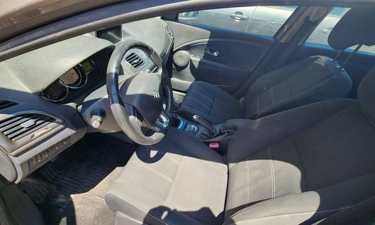 Renault MEGANE III — photo 11