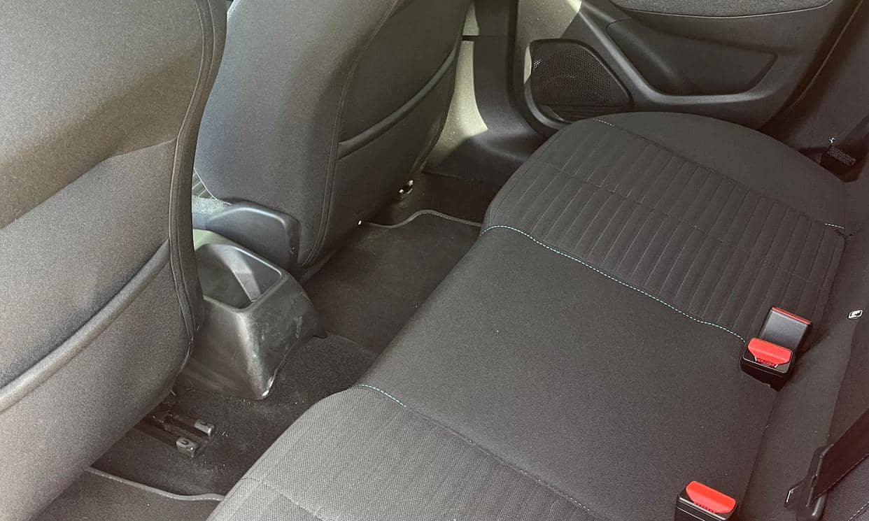 Peugeot 208 — photo 9