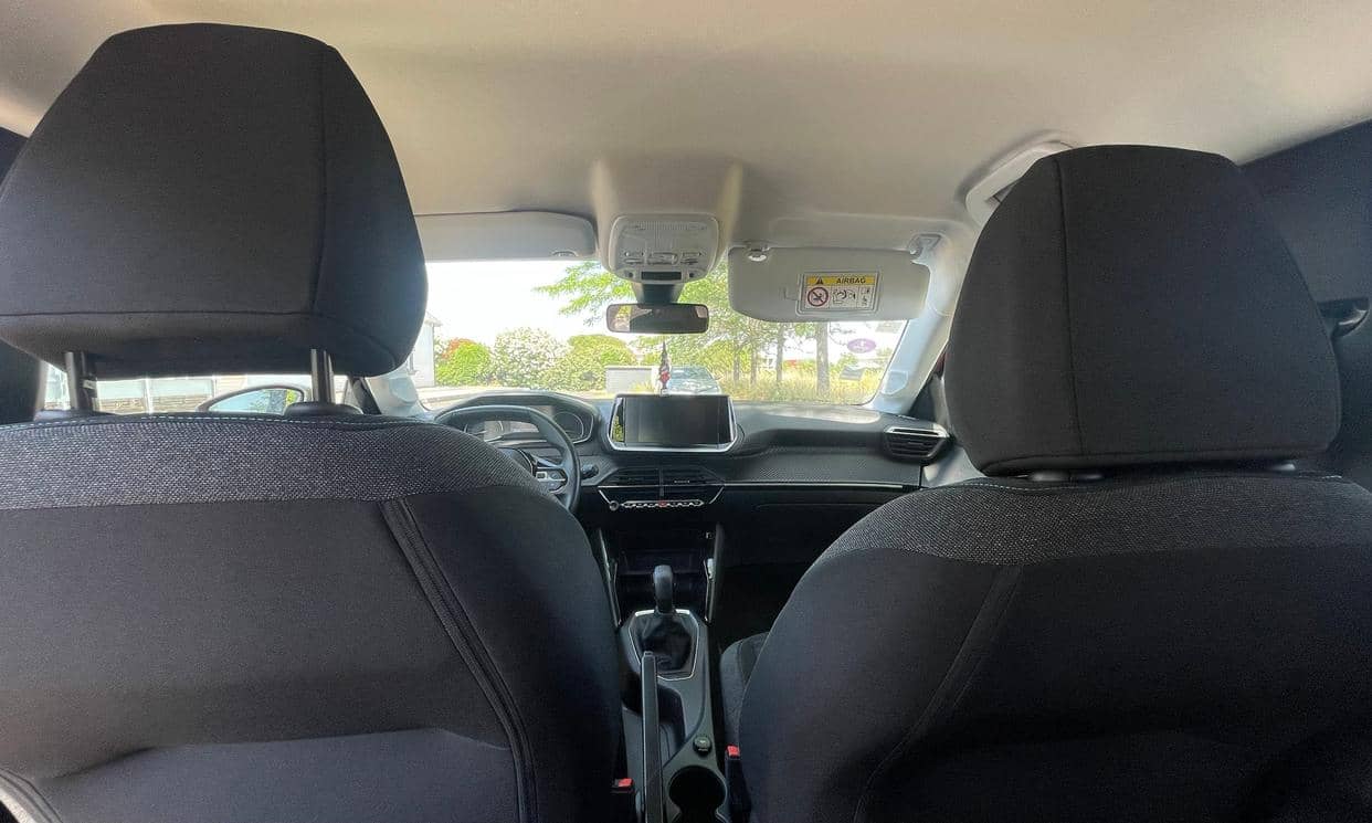 Peugeot 208 — photo 12
