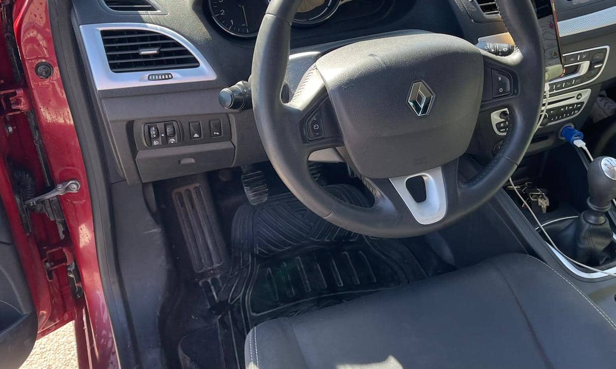 Renault MEGANE III — photo 7