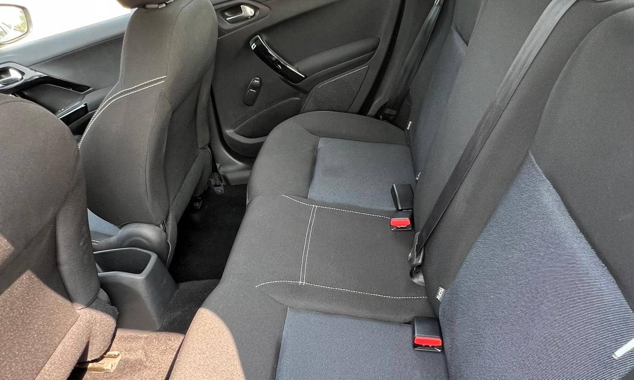 Peugeot 208 — photo 6