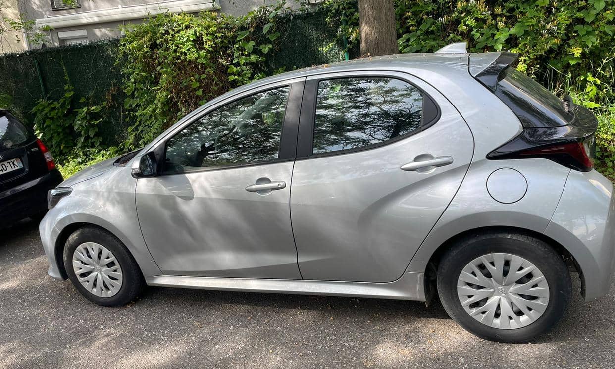 Toyota YARIS — photo 2