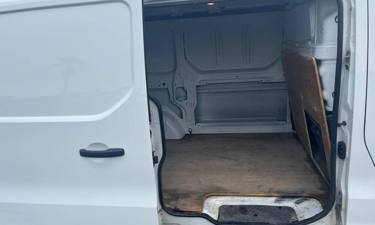 Renault TRAFIC III — photo 11
