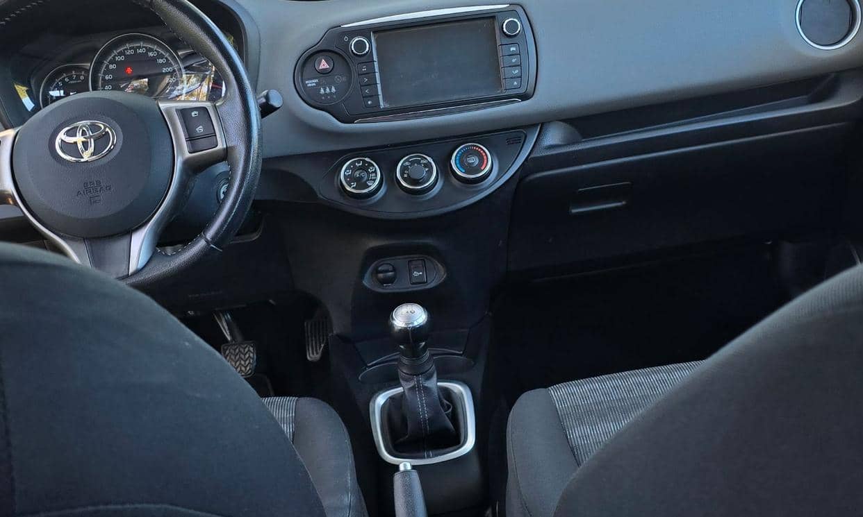 Toyota YARIS — photo 9