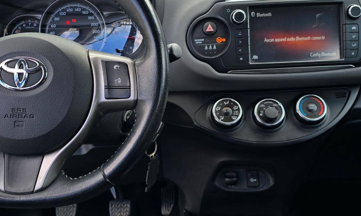Toyota YARIS — photo 10