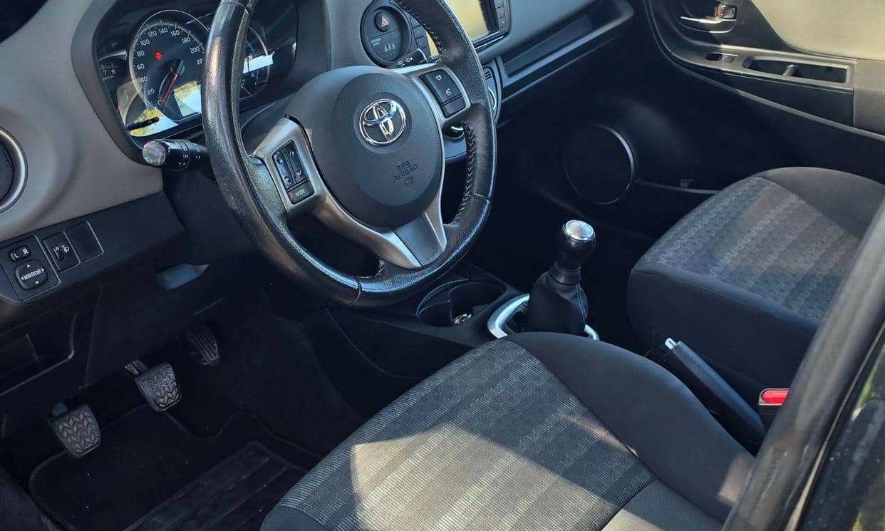 Toyota YARIS — photo 11
