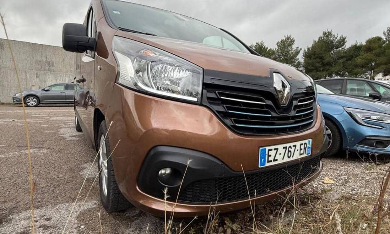 Renault TRAFIC III — photo 2