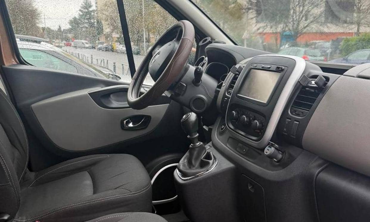 Renault TRAFIC III — photo 10